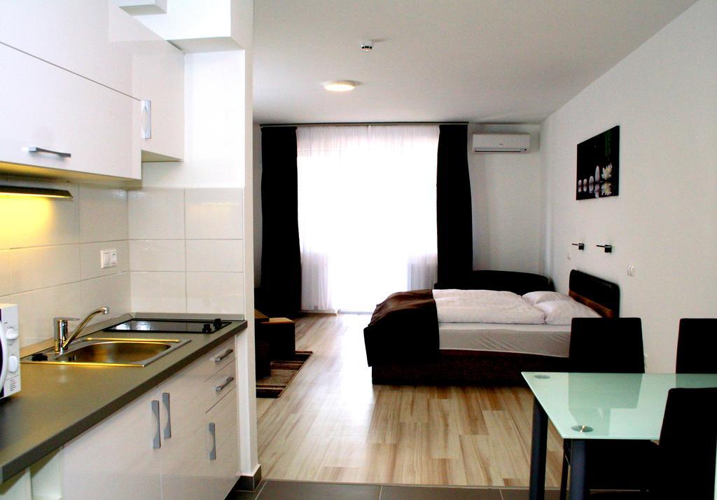 M&F Apartman เอ็กแกร์ซาโลก ภายนอก รูปภาพ