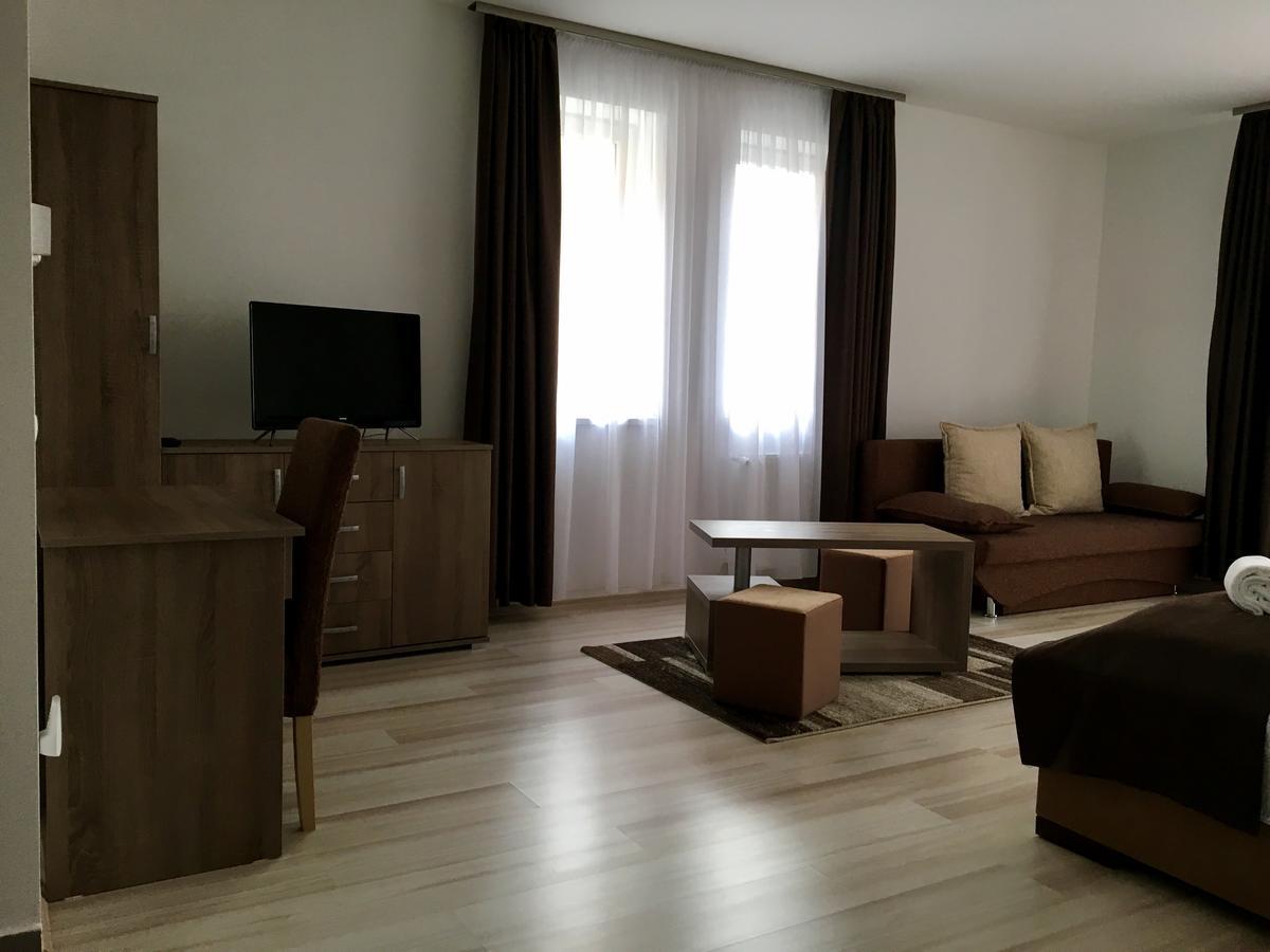 M&F Apartman เอ็กแกร์ซาโลก ภายนอก รูปภาพ